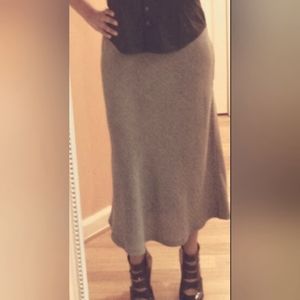 New York & Co Long Flowing Gray Skirt Size 6